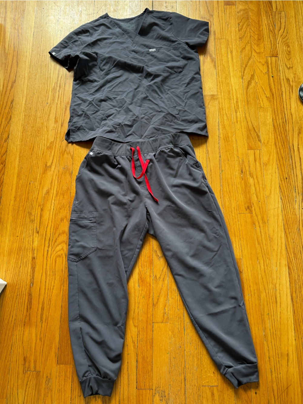 Figs Gray scrub set